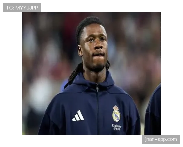 卡马文加的战术角色与主力定位之间存在哪些适配性差距？